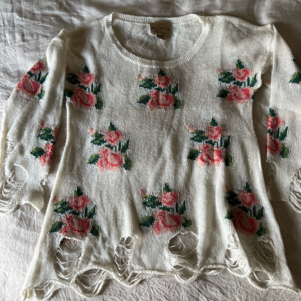 wildfox vintage white label lennon sweater white flowers small
